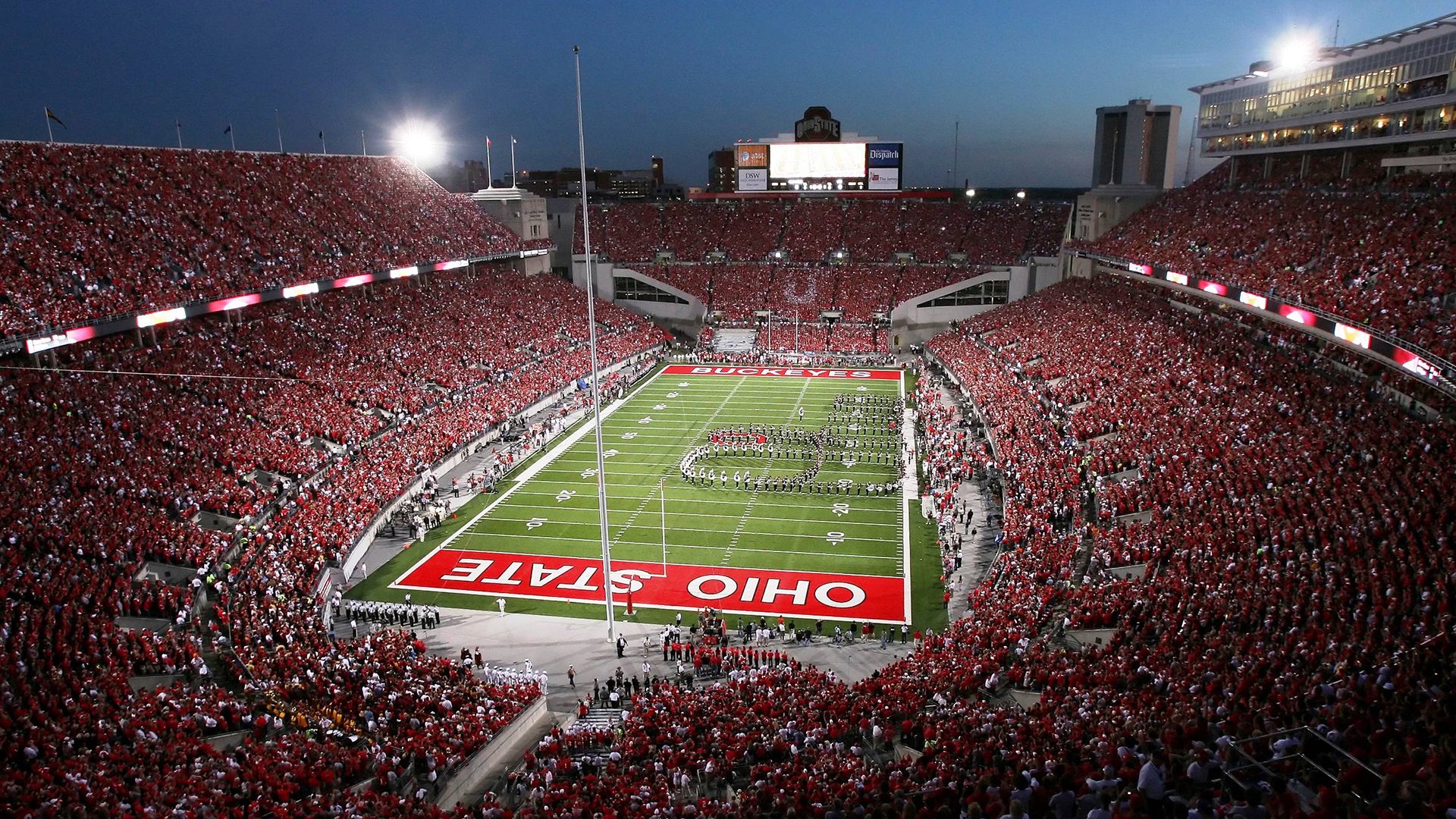 爱游戏官网-比赛局势复杂首场状态出色，湖人观众沸腾！，德布劳内重返赛场上演精彩一战